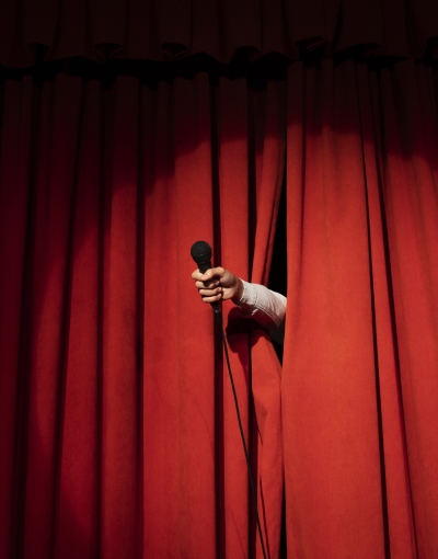 Théâtre - rideau - micro