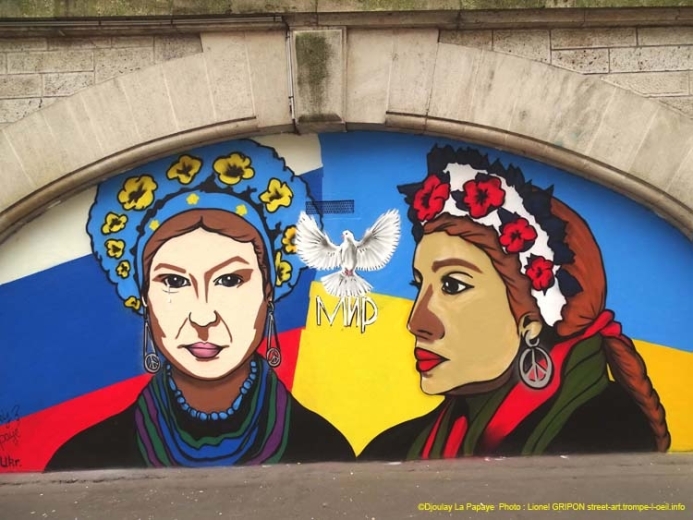 Djoulay la Papaye — Fresque Ukraine–Russie — France (Paris)