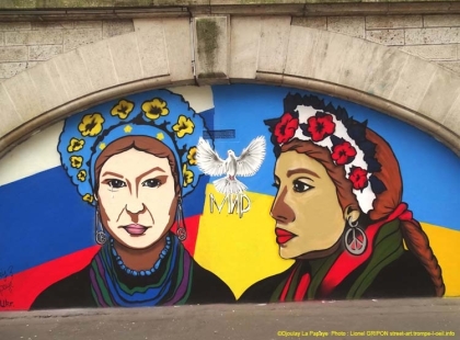 Djoulay la Papaye — Fresque Ukraine–Russie — France (Paris)